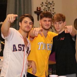 Meet your Posher, Lathan